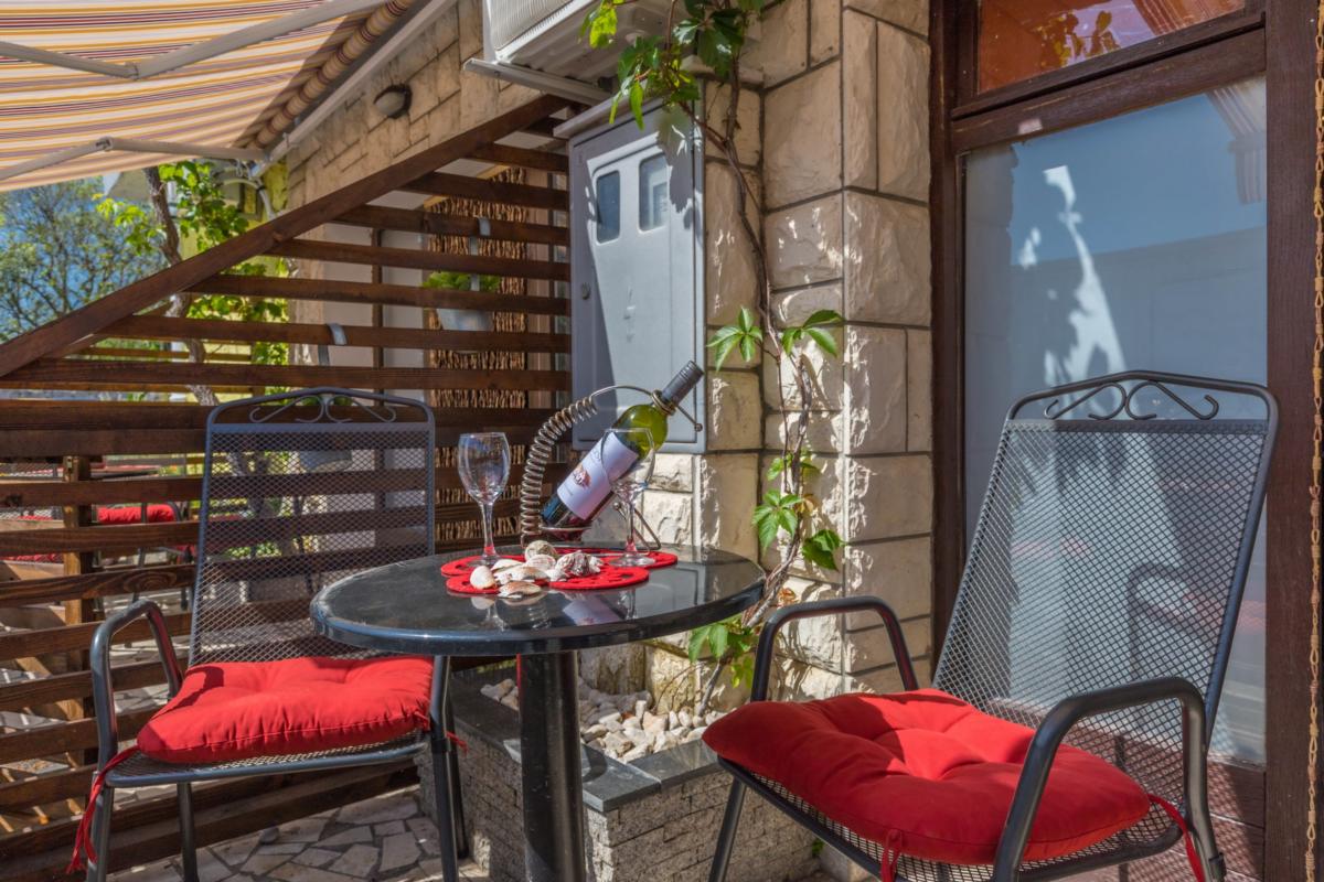 Studio apartment Buki