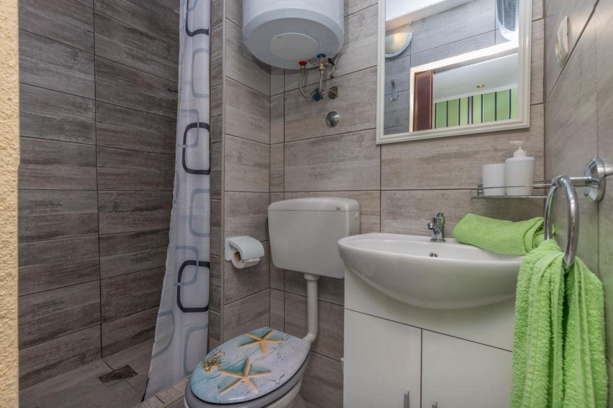 Studio apartment Buki