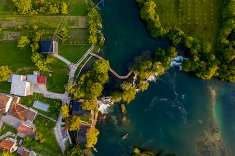 Dream beautiful home on the Une River