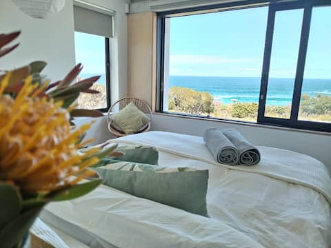 Ocean-front home in fynbos setting.  Sleeps 8.