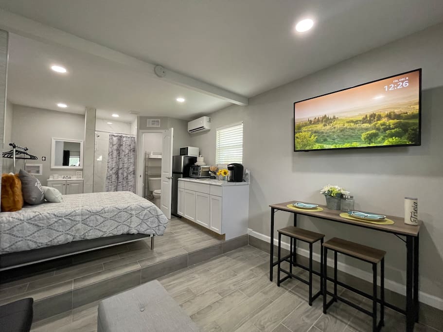 Airbnb Hutchins Suite near Downtown Houston