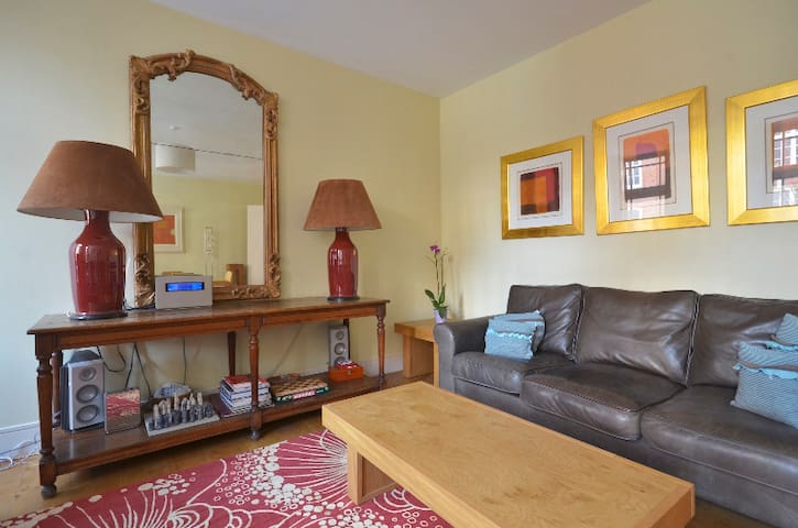 3 bed Covent Garden apartment with terrace