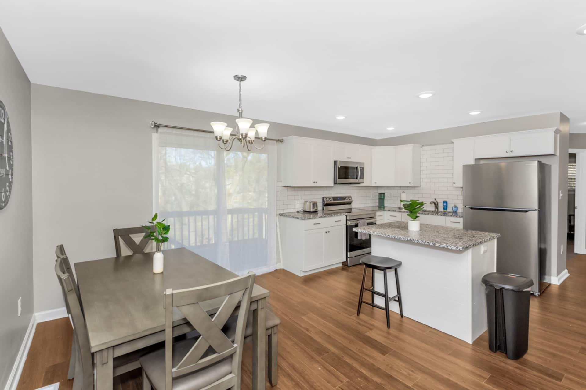 Comfy 4Br + 2 Bath with Office Space