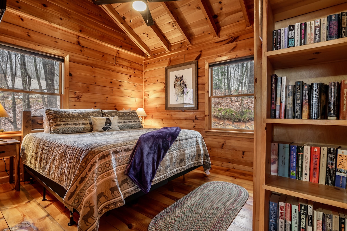 Owl Themed King Bedroom. 
Sum Fun Log Cabin: Blue Ridge Mountain views, pet friendly with fully fenced yard, hot tub, fire pit, 2 decks, wood burning fireplace, custom woodworking, game room: Foosball, dart board, life-sized games, & more