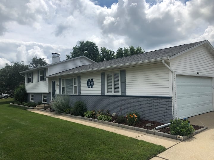 Cheerful 4 bedroom home minutes from Notre Dame Houses for Rent in