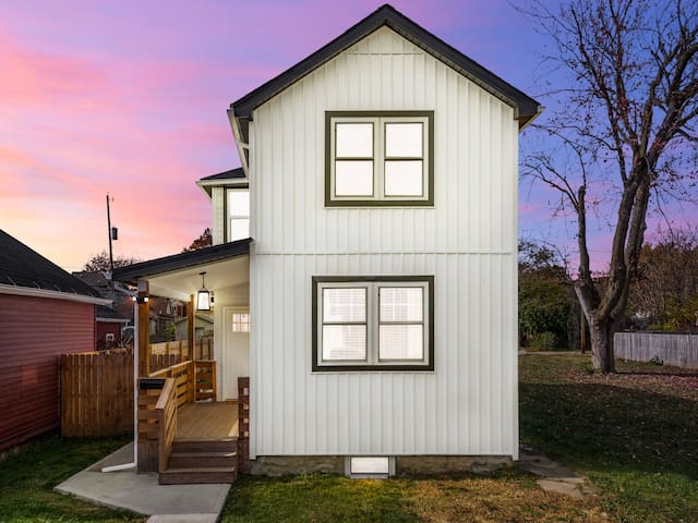 Jenny’s Palace In The Heart of Columbus! gallery image 2