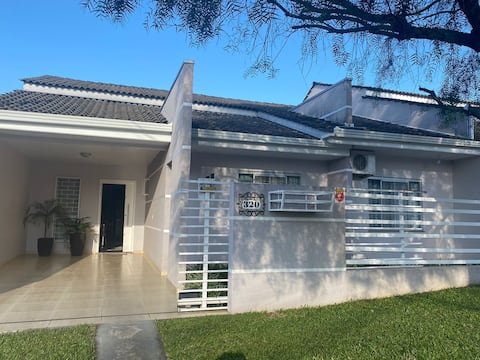 Casa Prudentópolis, 4 people.