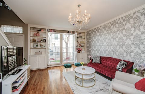 Top Airbnb: Downtown 2-Bed | Private Garage | Fenced-in Yard in Midtown