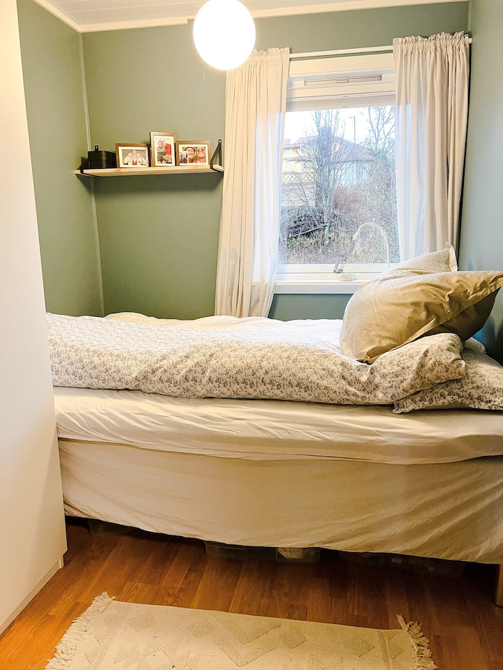 Eneo la kulala lenye kitanda 150