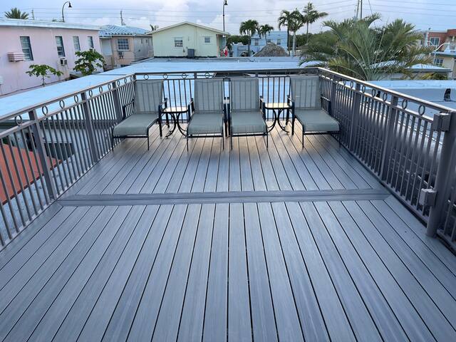 Beautiful 3 bedroom cottage with private rooftop gallery image 3