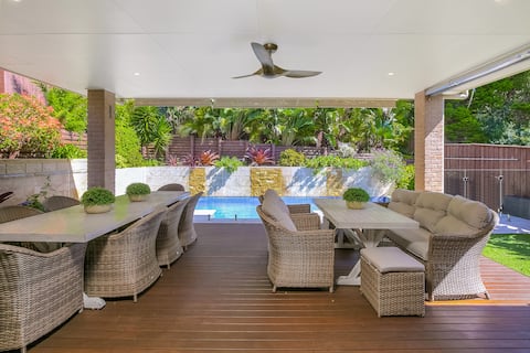 Cabana Beach-house: pool, views 500m walk to beach