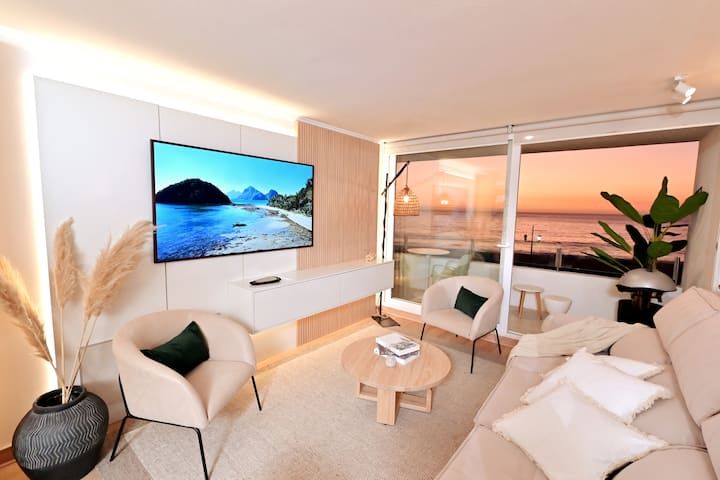 Renovated Papudo Apartment on the Beachfront
