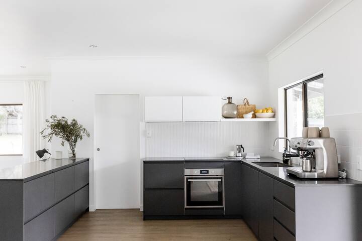 The Lake House gallery image 4