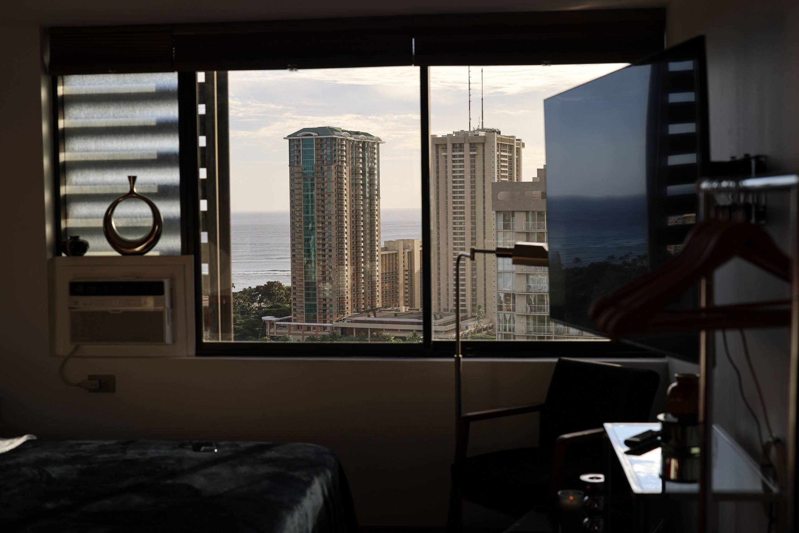 Ocean View Studio. European Fusion Design. NoFees. - Image 23