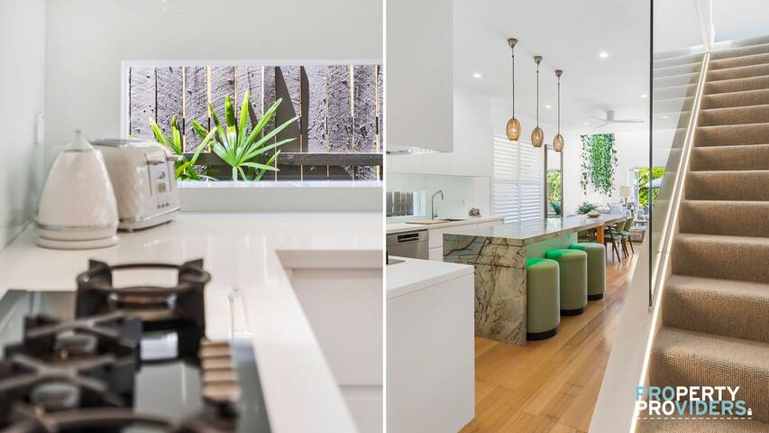 Four Bed Tropical Oasis with Spa in Manly. gallery image 5