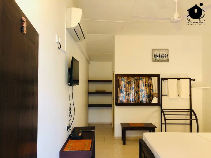 kabati na mipangilio ya vioo vya ukubwa kamili