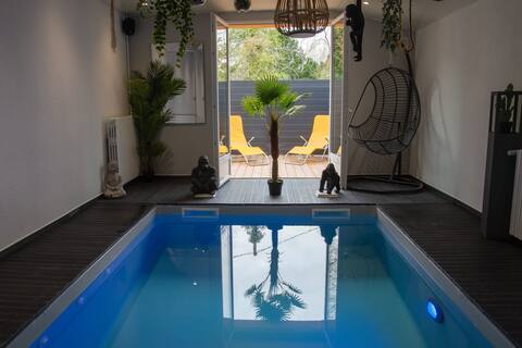 "Love" Villa with Heated Indoor Pool