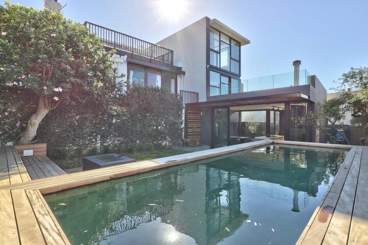 Renovated 4 bedroom house with heated pool gallery image 3