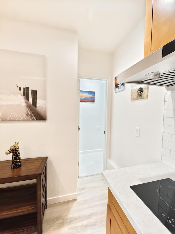 2621 - Newly Remodel Convenient 2b1b - Sausalito, CA