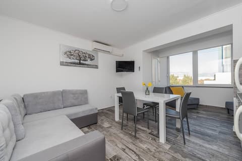 Popular Airbnb listing: Balen 2. modern apartment close to Zrce beach in Gajac