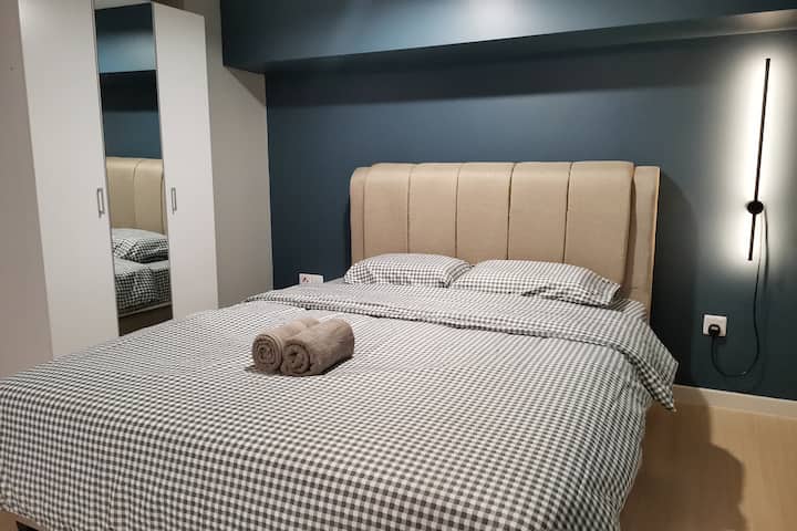 Საწოლი 152 × 203 სმ, ლოფტში, Aircon-ით და გარდერობით