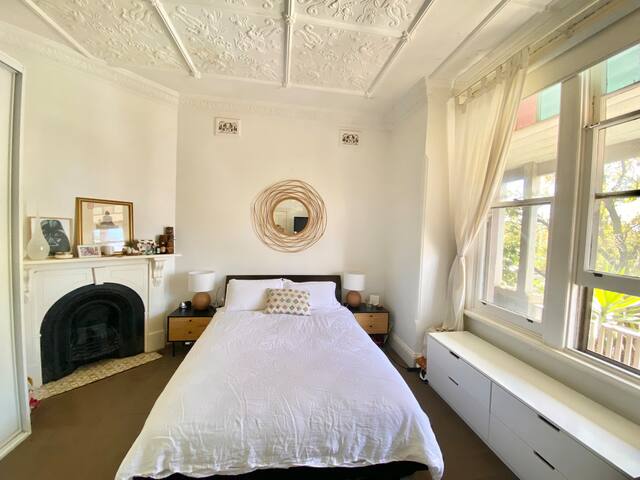 3 Bedroom Home with Pool. Walk to the Beach! gallery image 4