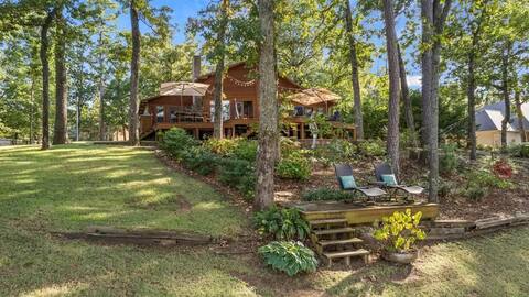 Lakefront Cottage- 20% Discount!