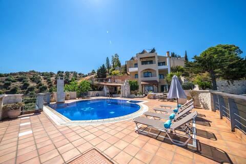 Sofia-Thomas 6BR Private Pool Villa, Chania