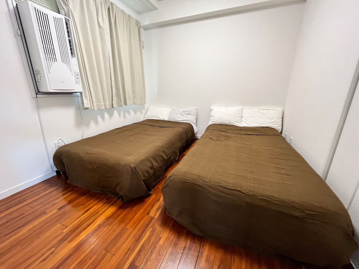 Tenemos 2 camas individuales.