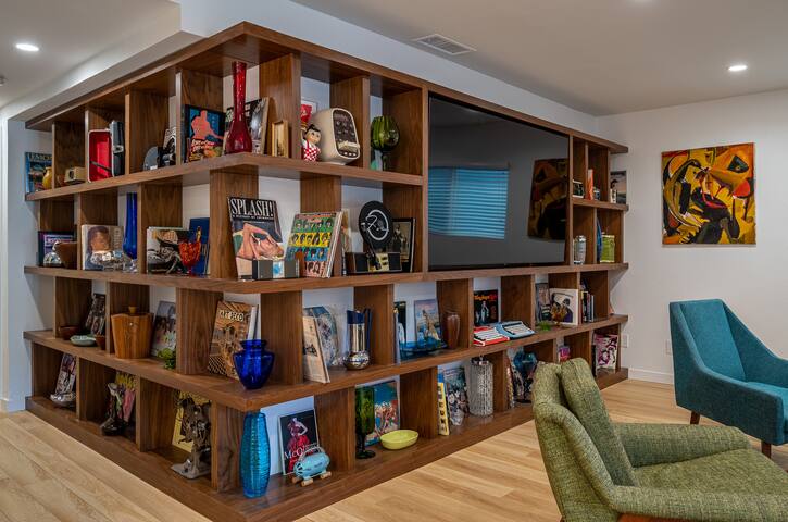 Renovated Mid Century Modern Design Beach House gallery image 4