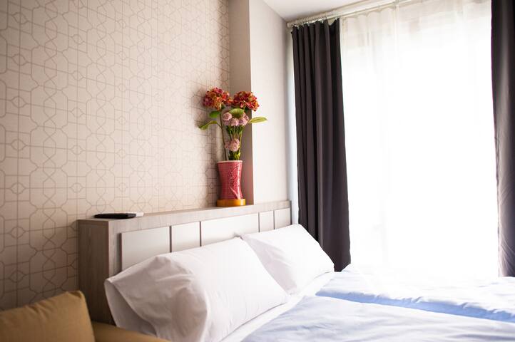 888 GROUP of 16 guests @Chinatown airport 2ways#1 gallery image 3