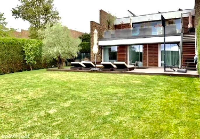 Golf Porto getaway 4 bedroom Villa gallery image 2