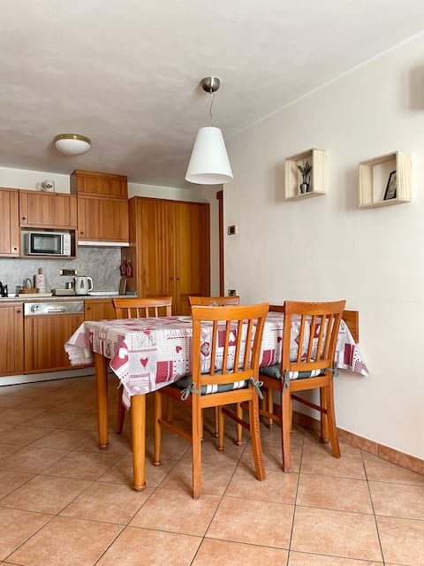 Ca' Rezia [Two-room apartment with garage and ski storage]