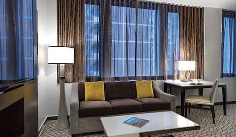 Popular Airbnb listing: Donatello Resort Studio in Downtown
