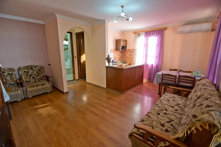 მისაღები ოთახი 2