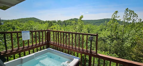 Livingston Junction Depot private HOT TUB