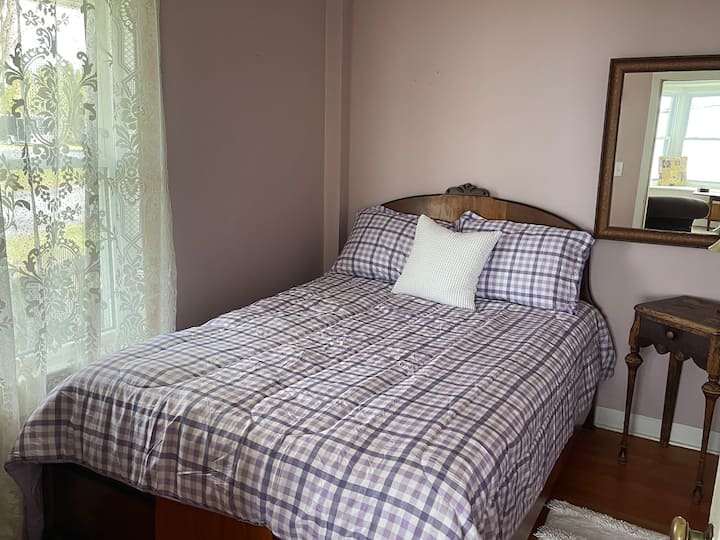 Bedroom 3 - 1st floor off living room