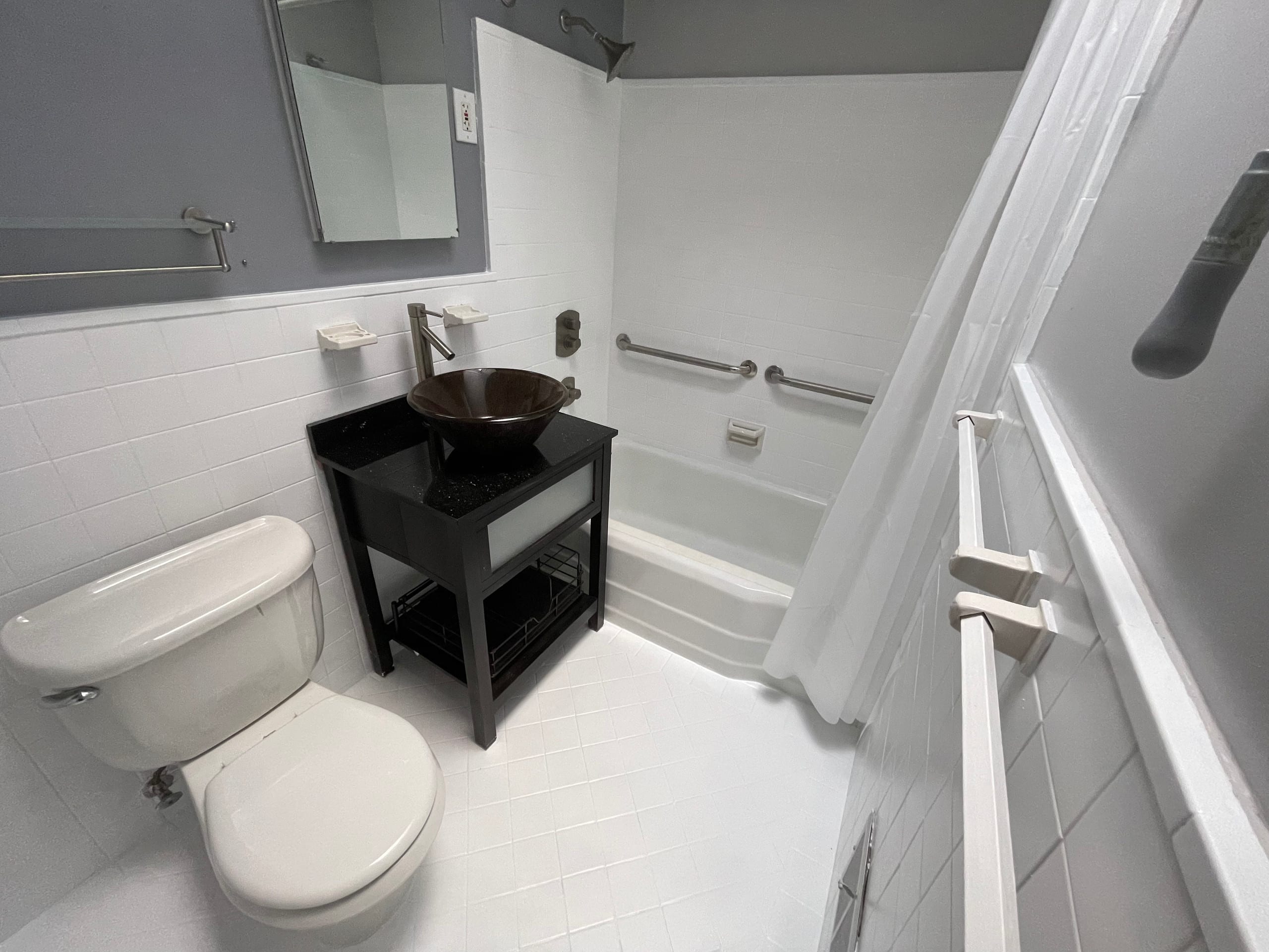 Home in San Francisco · ★4.86 · 2 bedrooms · 3 beds · 1 bath - Image 6
