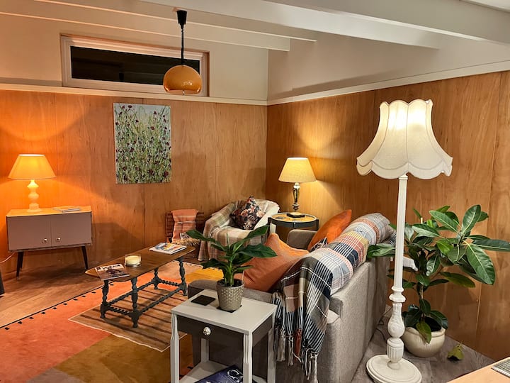 Cosy Cabin For 2 With Electric Charging Point - Suffolk