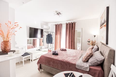 Lucia, city central apartment 1