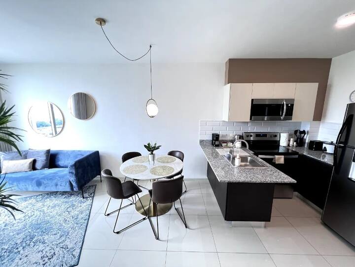 Luxury and modern. Close to the airport. Serviced apartments for Rent