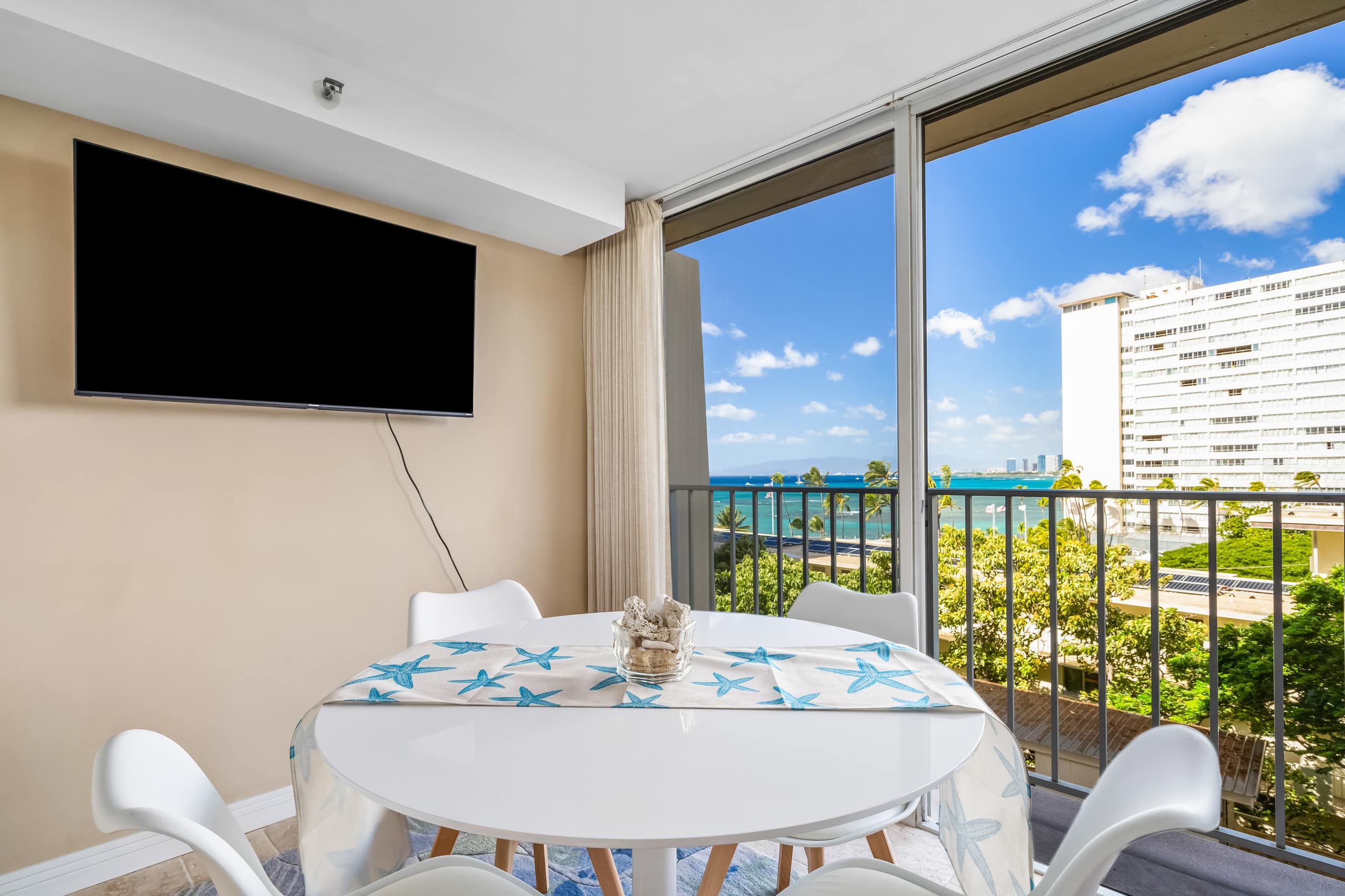 DHBH 803 1 Bedroom with Great Views, Kitchen & Den - Image 19