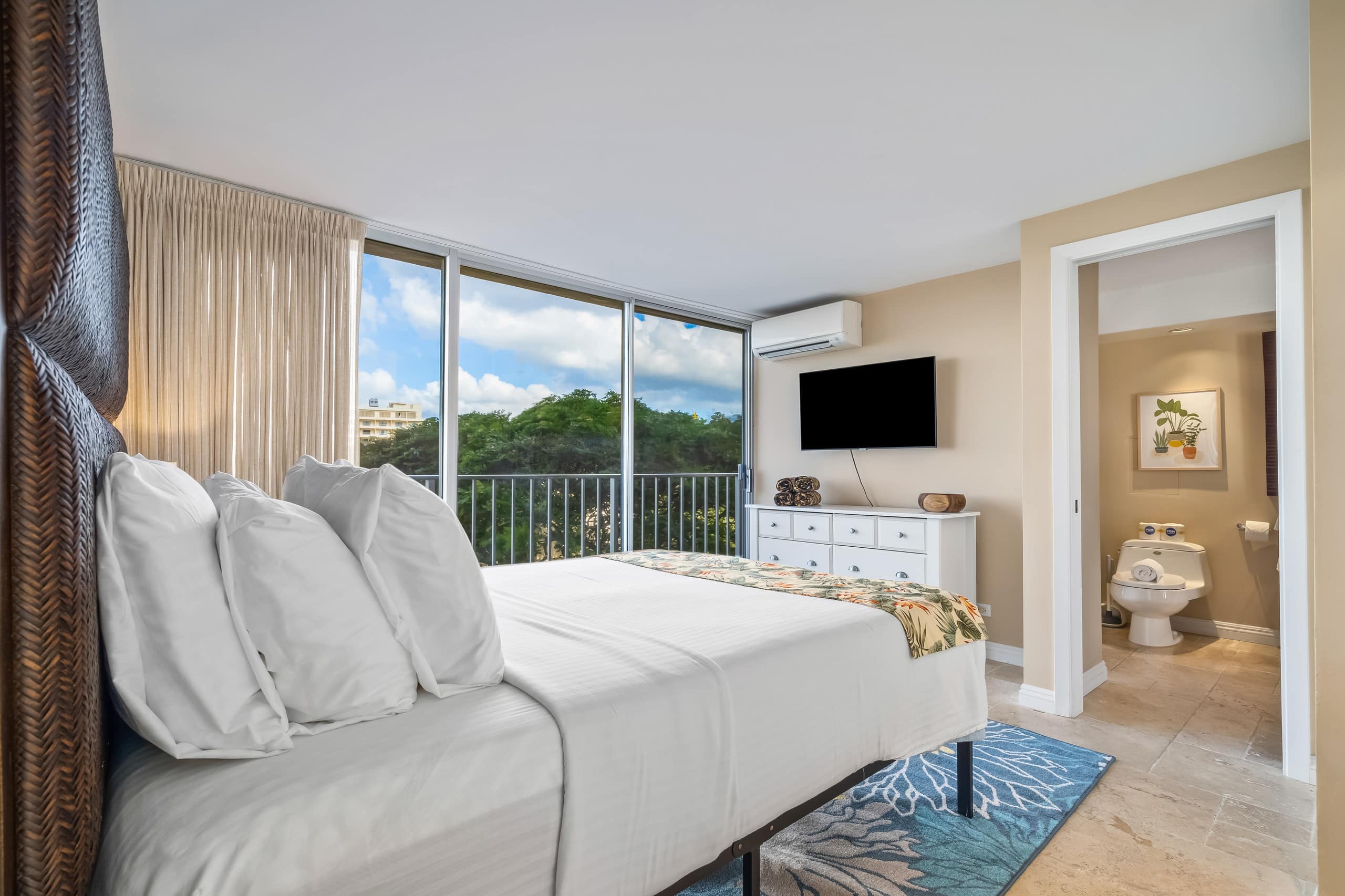DHBH 803 1 Bedroom with Great Views, Kitchen & Den - Image 25