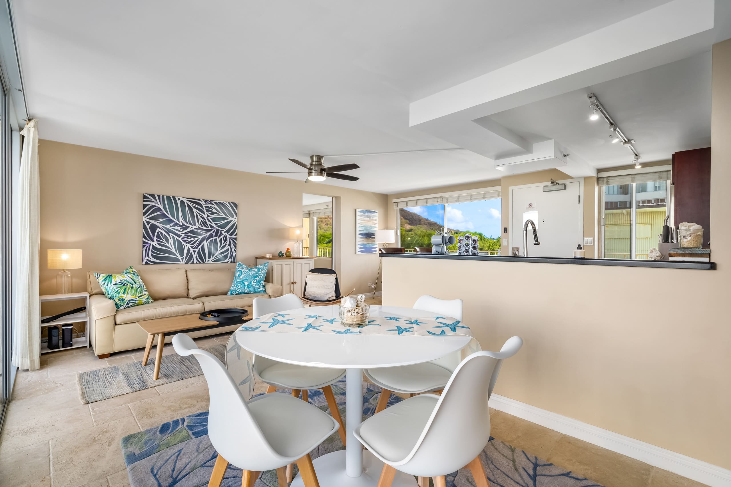 DHBH 803 1 Bedroom with Great Views, Kitchen & Den - Image 20