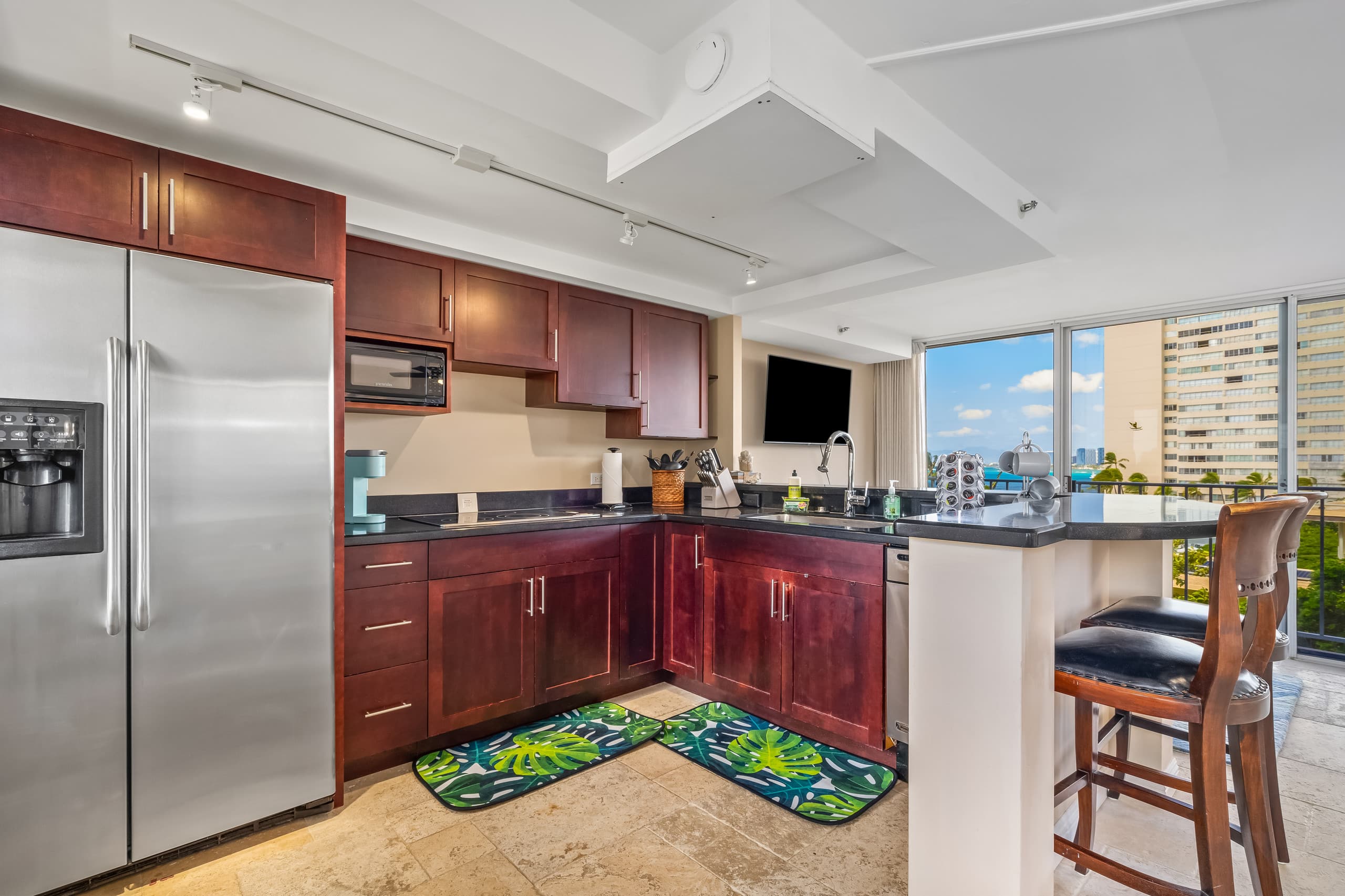 DHBH 803 1 Bedroom with Great Views, Kitchen & Den - Image 9