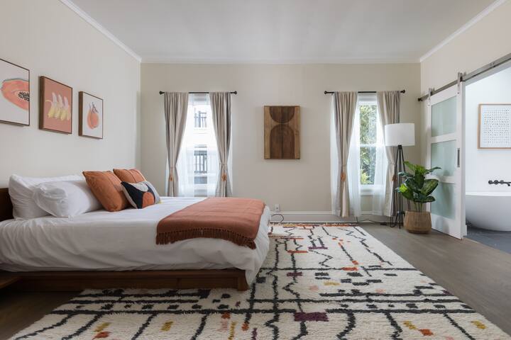 Gather w/ Friends&Family in 5BR Getaway Villa! gallery image 4