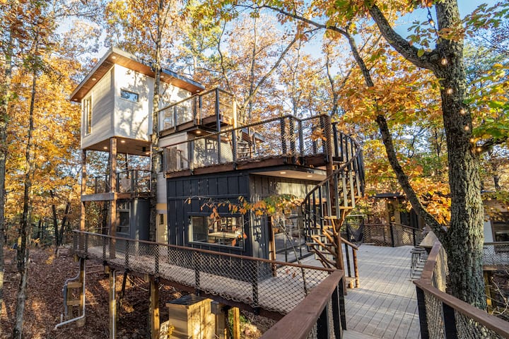 Trees For Renter Skywalk Treehouse: 4 Treehouses Linked by Bridges - Treehouses for Rent ...