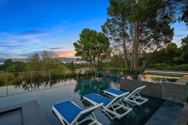Private Gated Retreat-Hollywood Hills/Universal gallery image 5