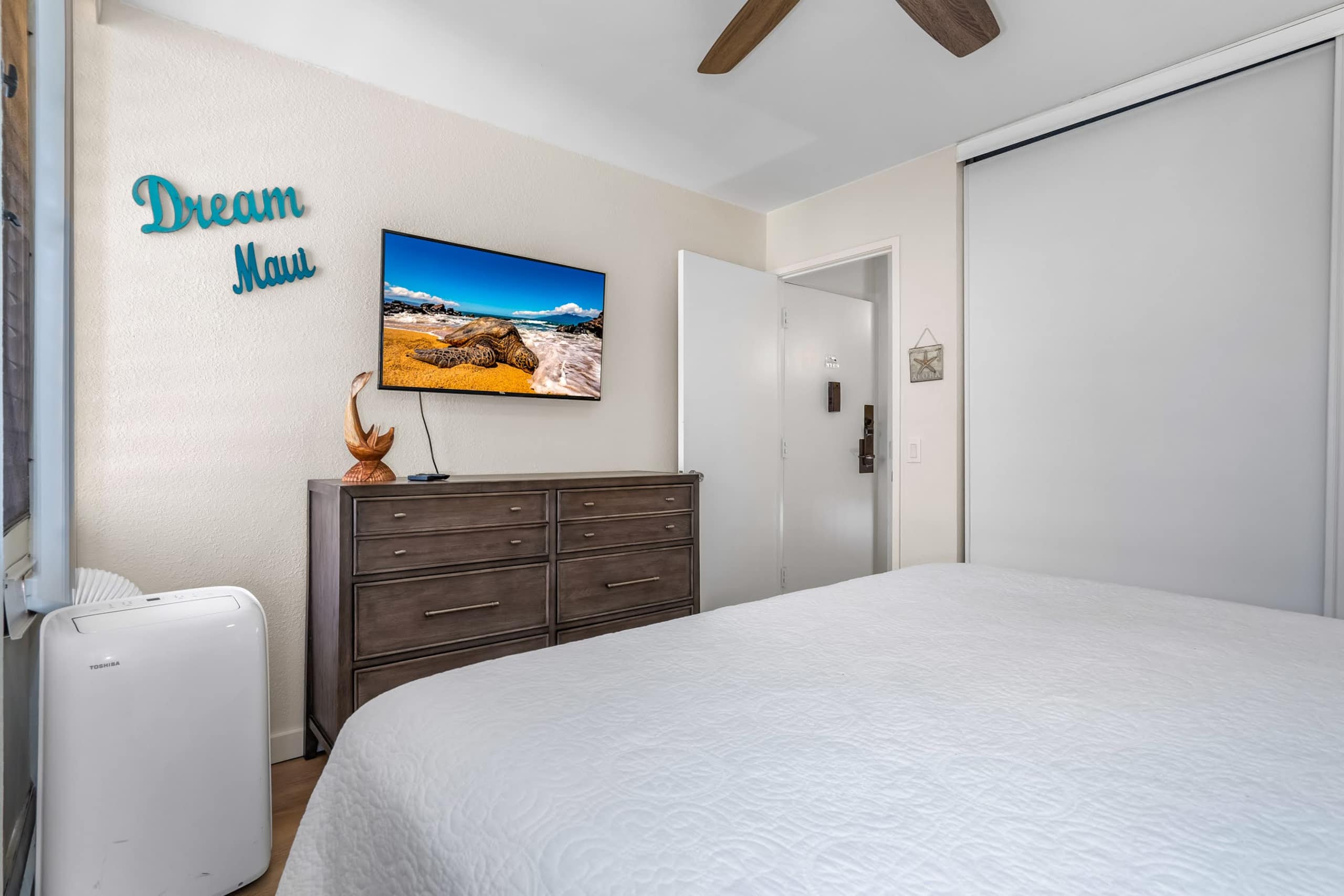 Condo in Kihei · ★4.95 · 1 bedroom · 2 beds · 1 private bath - Image 16