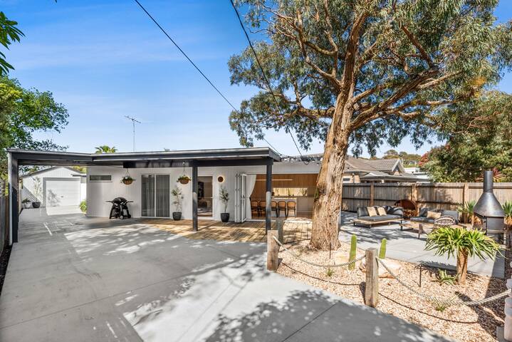 Beautifully presented home that sleeps ten people gallery image 3